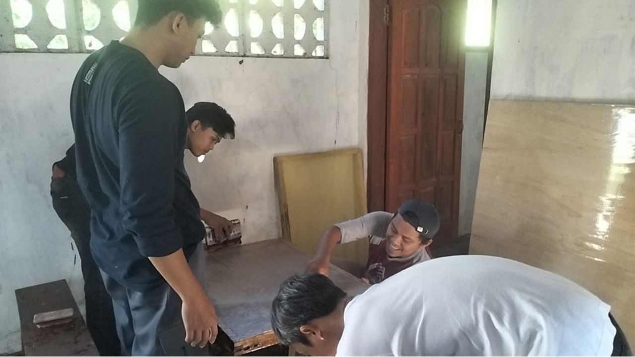 kertas tradisional Gendhong